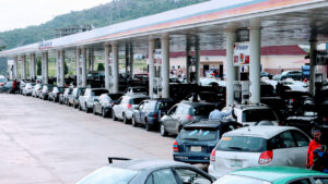 QUEUES RETURN AS FUEL SCARCITY HITS ABUJA